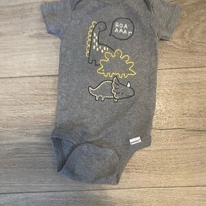 Gerber Organic Cotton Baby Onesie in Gray